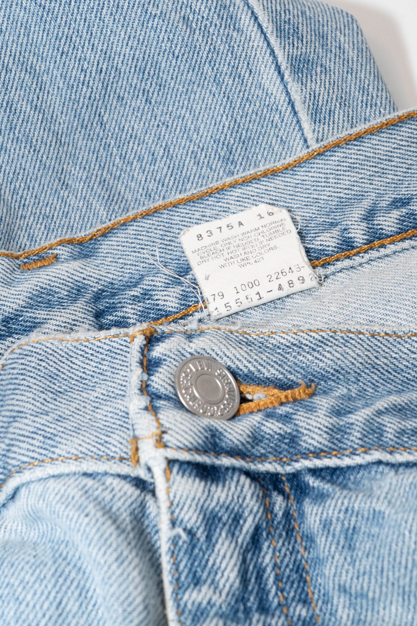 Vintage Levi's 550 Light Wash Jeans